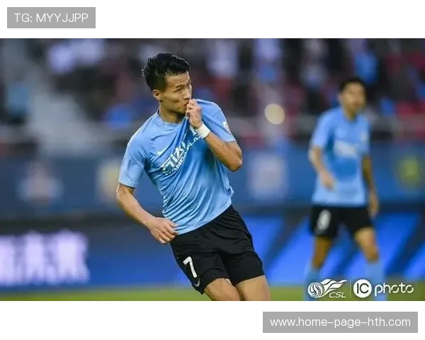 大连英博林良铭边路突破送出助攻